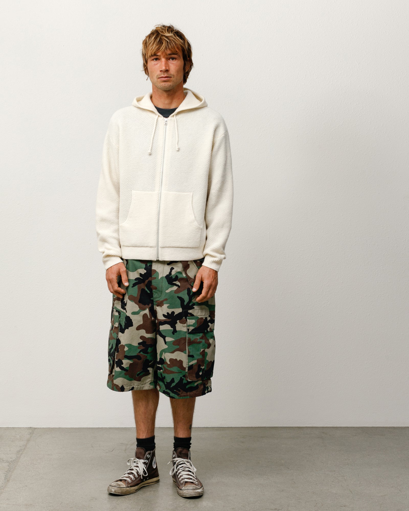 TEXTURED ZIP HOODED SWEATER - Image 4